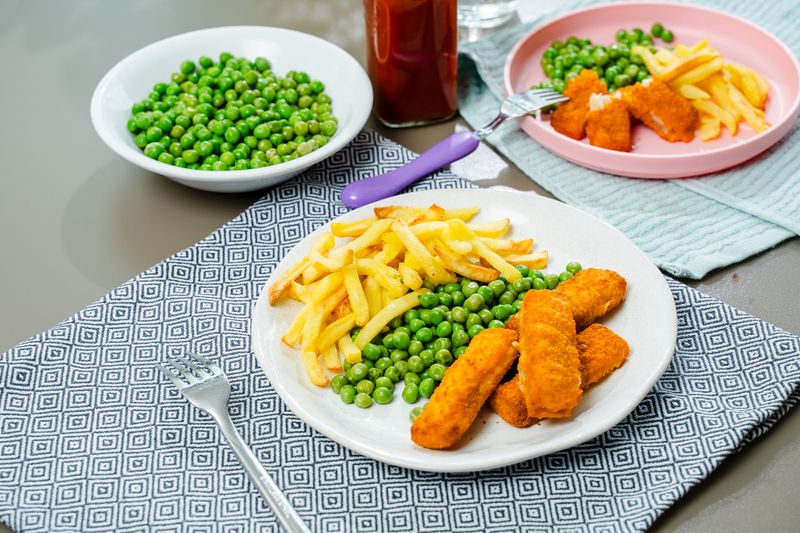 Fish Fingers With Chips And Peas