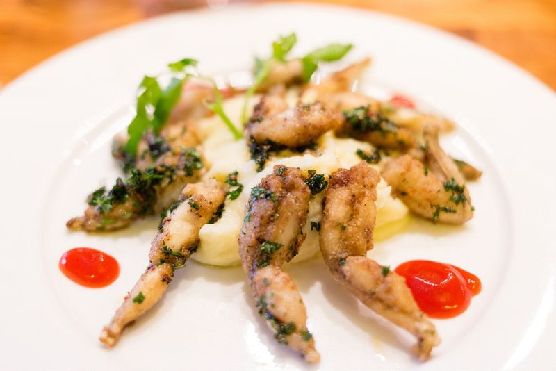 Frog Legs - Cuisses De Grenouille (France)