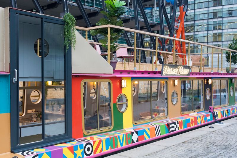 Colourful Barges, Creative Dishes And A Relaxed London Morning
