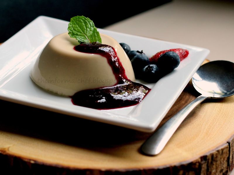 Vanilla Panna Cotta With Berry Compote