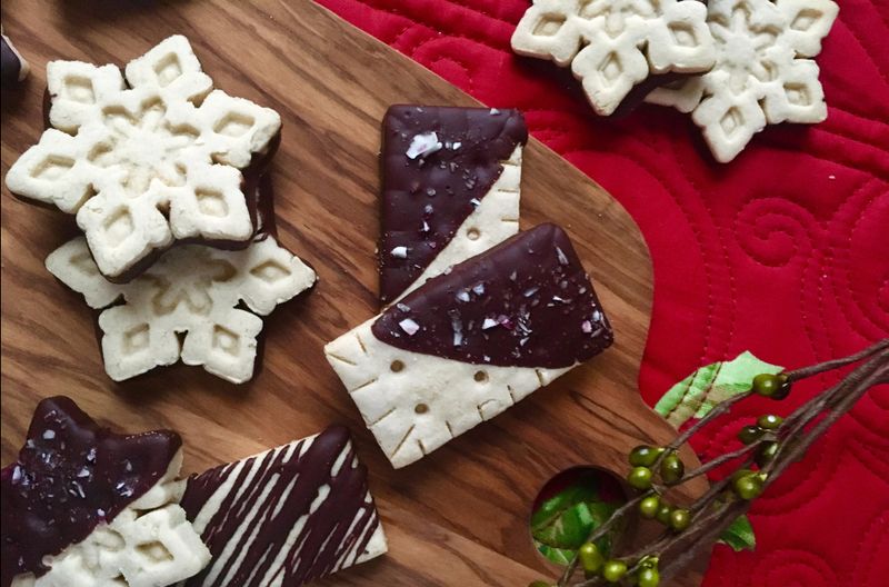 It's A Wonderful Life Fans Keep Things Traditional And Timeless