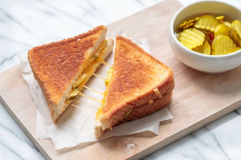 Cheddar Cheese And Pickle In White Bread