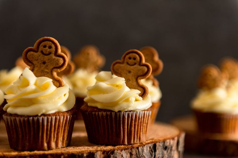 Gingerbread Spice Cupcakes With Cream Cheese Frosting