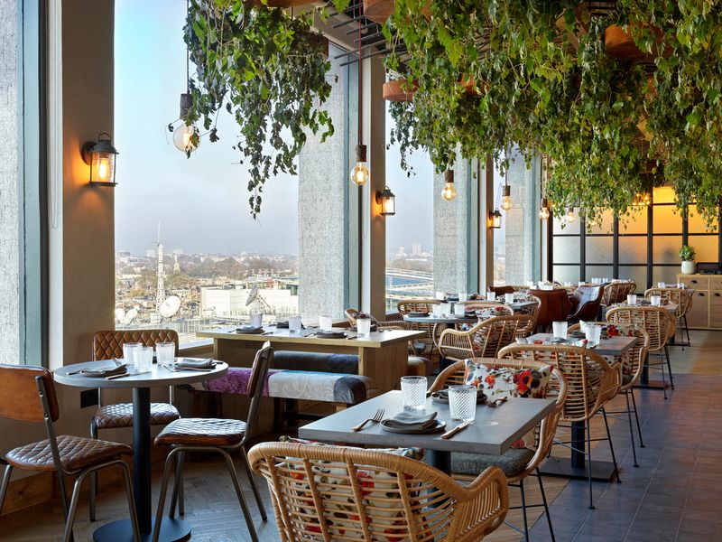 The Cosy Yet Chic Atmosphere That Defines Treehouse Dining