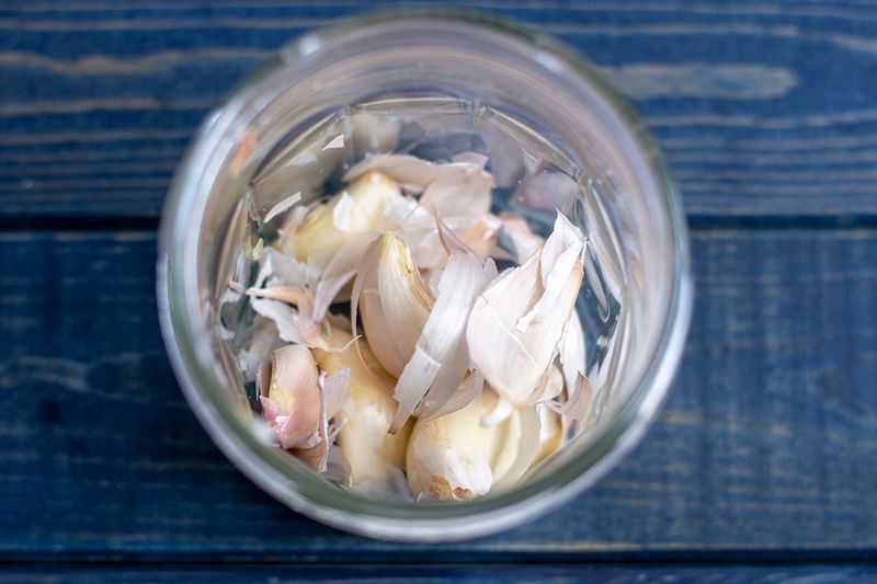 Garlic Shake-In-A-Jar