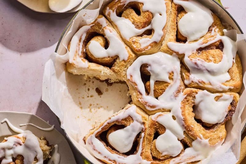 The Holiday Lovers Go For Cosy, Indulgent Bakes