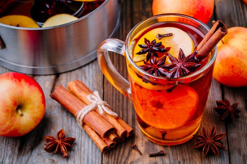Mulled Apple Juice With Cinnamon And Cloves