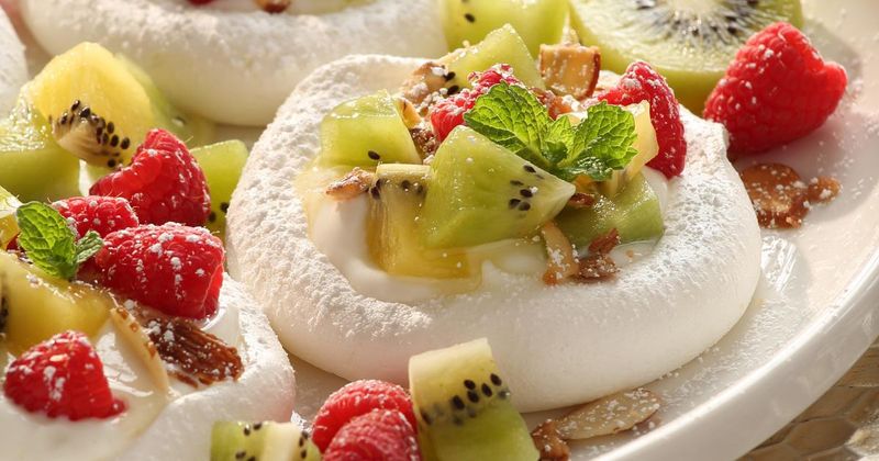Kiwi Pavlova Cups