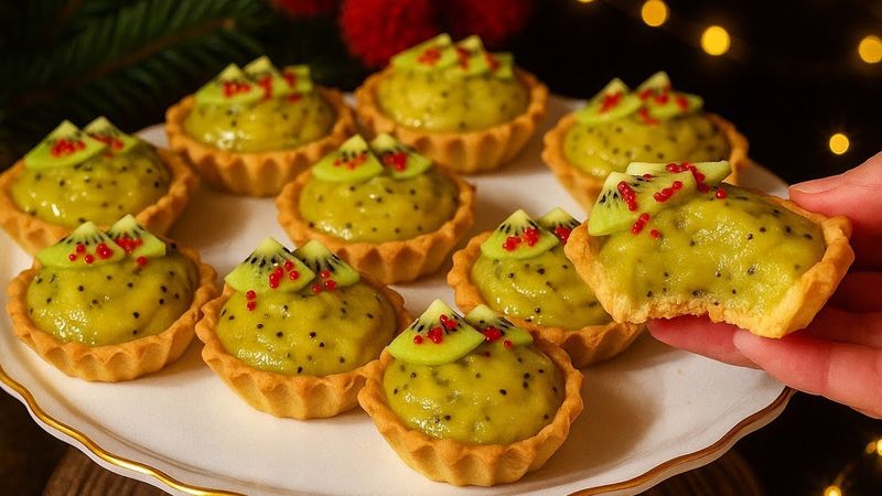 Kiwi Tartlets With Vanilla Cream