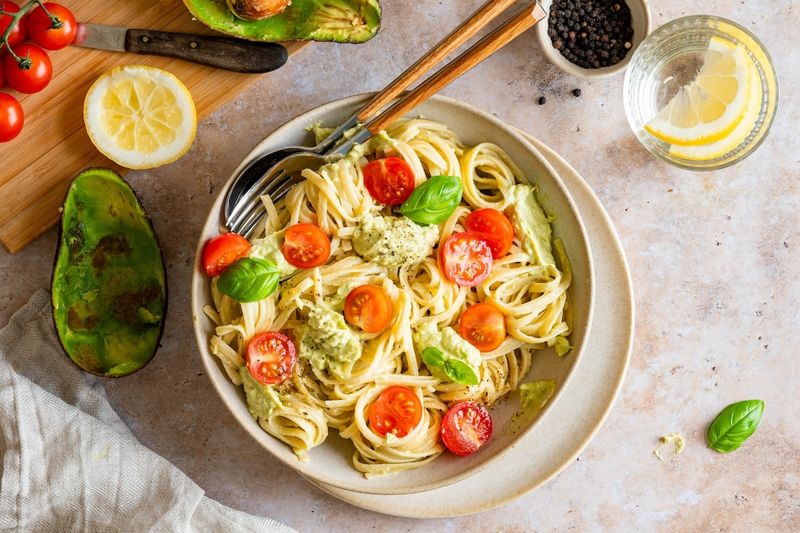 Creamy Avocado Pasta With Cherry Tomatoes