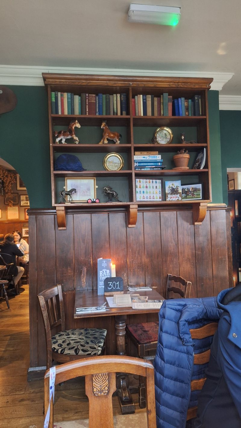 Cosy Corners And Calm Buzz