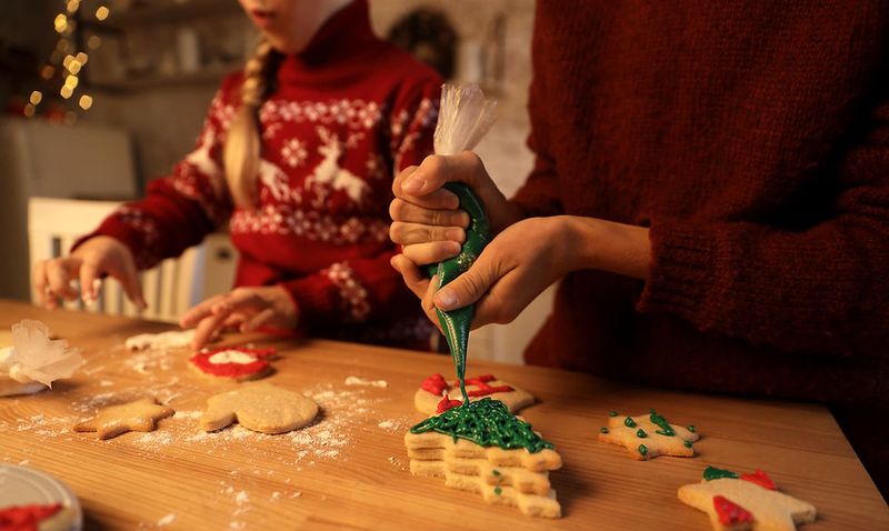Hosting A Hot Chocolate And Cookie Decorating Night