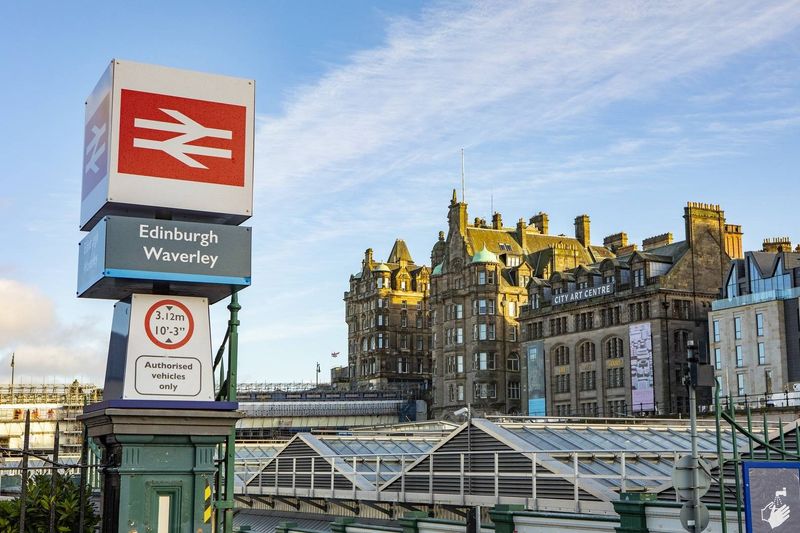 Edinburgh Waverley (Edinburgh)