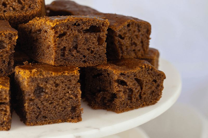 Sticky Gingerbread Cake Squares