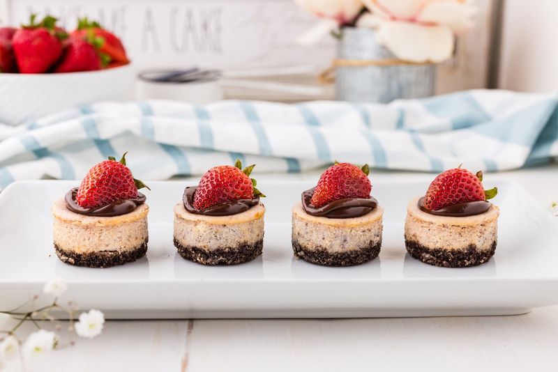 Mini Cheesecakes With Fruit Swirl
