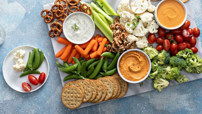 Encourages Mindful Eating Habits