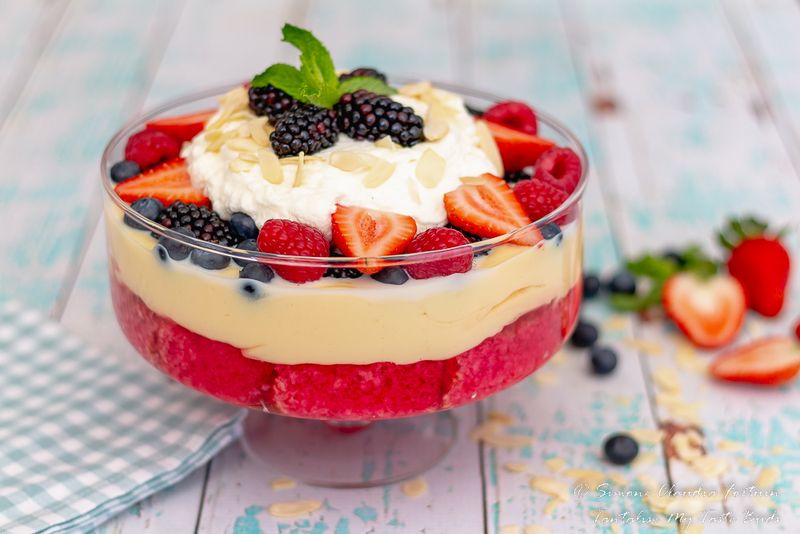 Making Jelly Trifle With Tinned Fruit