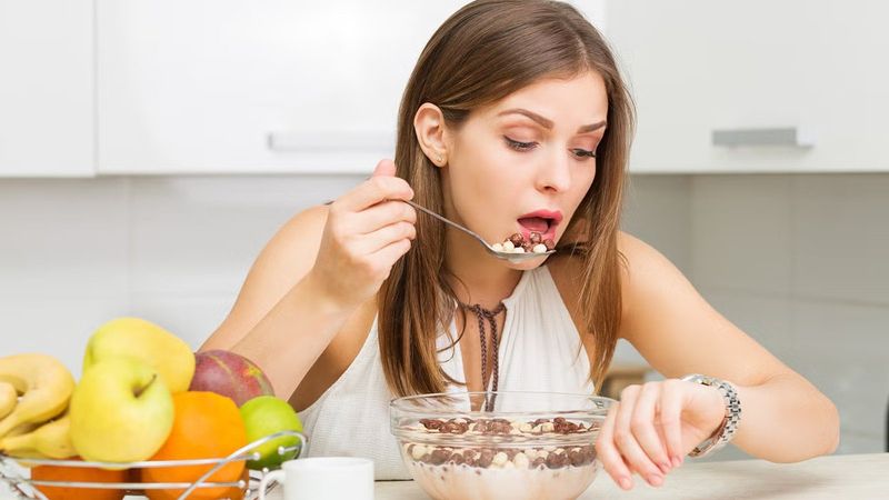 Eating Too Fast To Notice Fullness
