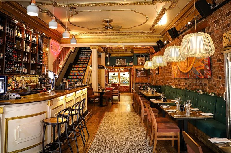 Atmosphere: Chic, Cosy, And Buzzing