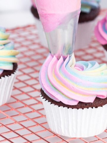 Simple Secrets For Perfect Bakery-Style Cupcakes At Home