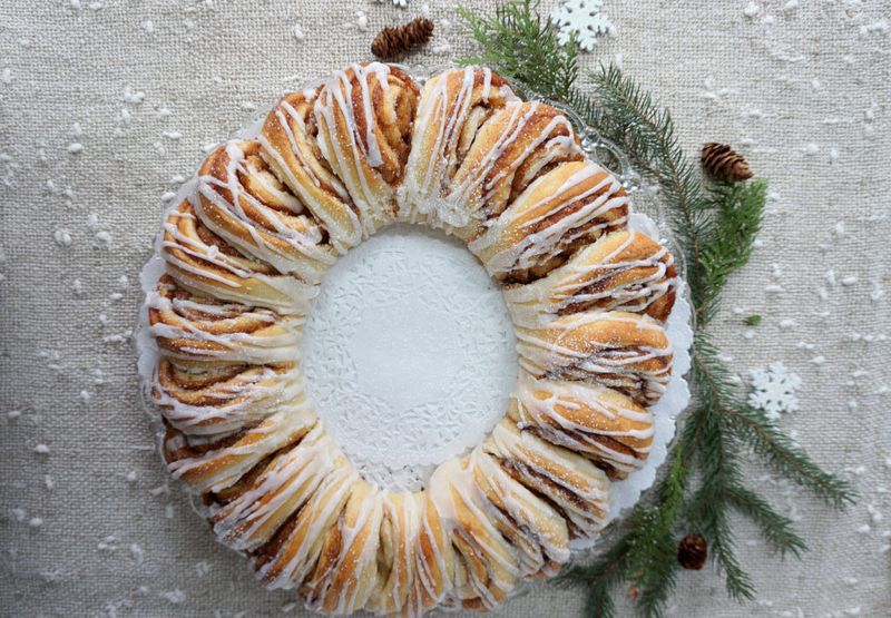 Cinnamon Roll Pastry Wreath