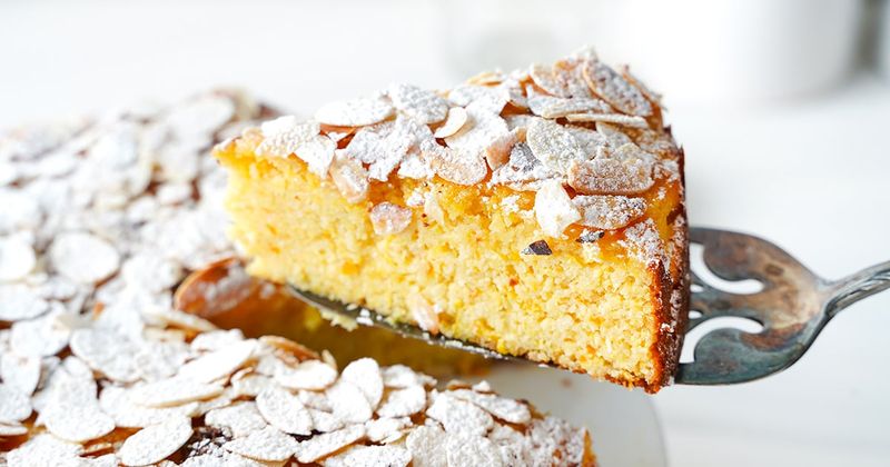 Orange And Almond Cake