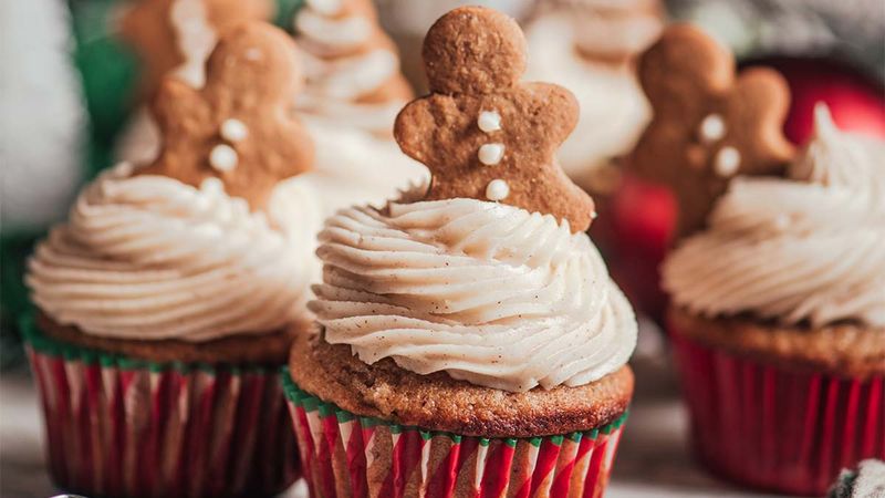 Early 2000s Cupcake Craze Sweeps The Nation