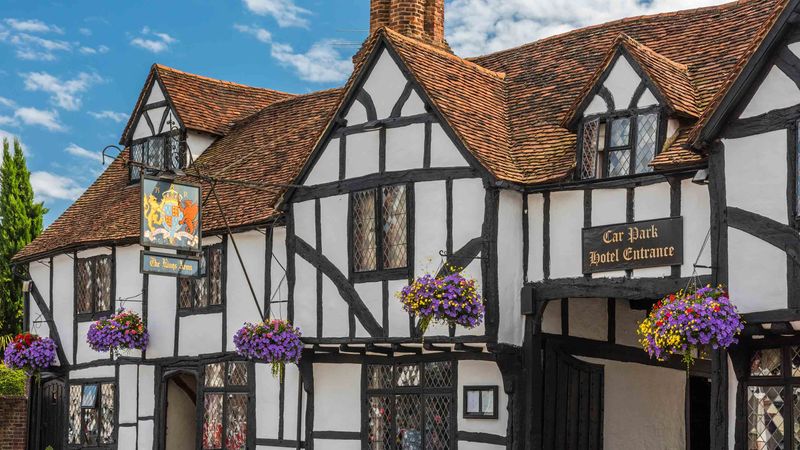 The King's Arms Hotel (Old Amersham, Buckinghamshire) Four Weddings And A Funeral – 1994
