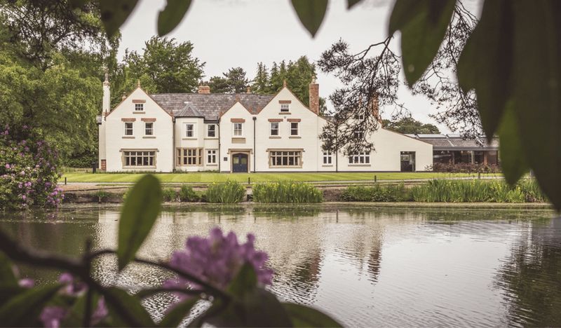 Moor Hall (Aughton)