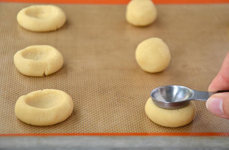Simple Tricks For Perfectly Shaped Thumbprints Every Time
