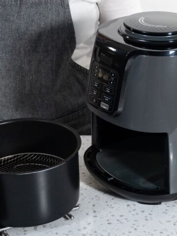 The Surprising Ingredient That Stops Your Air Fryer From Getting Greasy