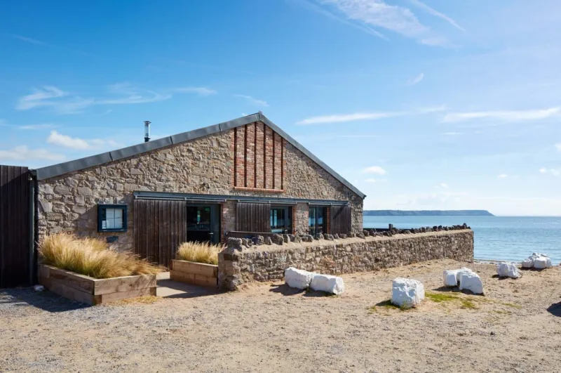 Beach House (Oxwich, Gower)