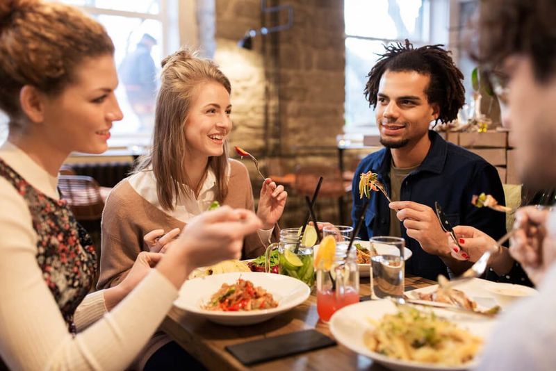 How To Handle Eating Out And Social Plans