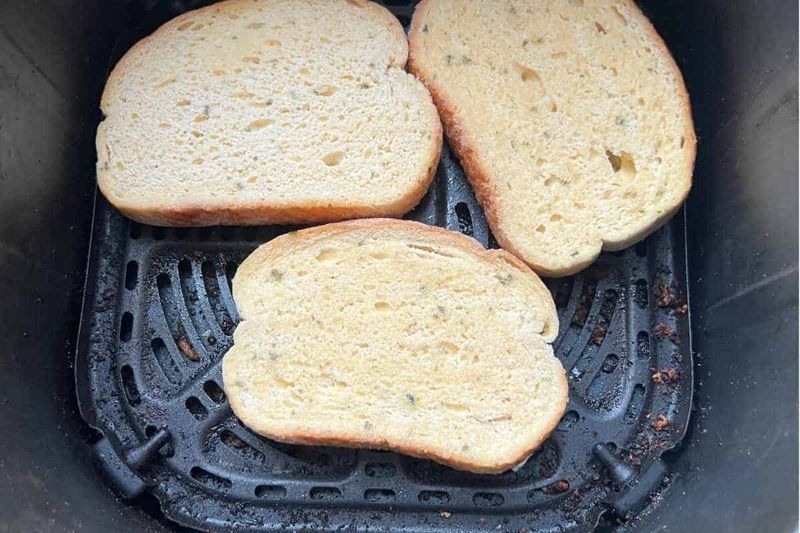 The Simple Ingredient That Absorbs Grease As You Cook