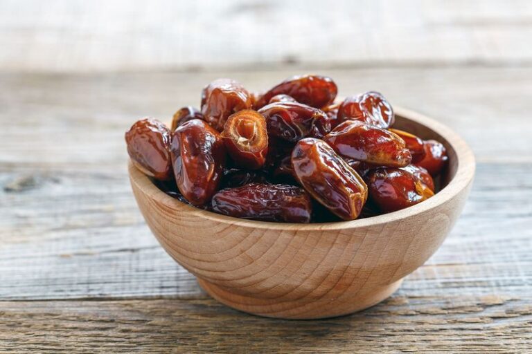 10 Benefits Of Adding Dates To Your Everyday Diet