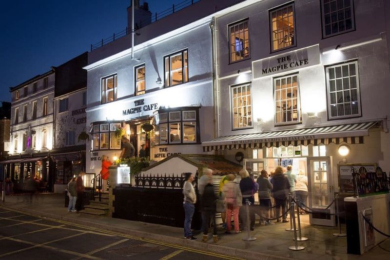 The Magpie Café (Pier Road, Whitby)