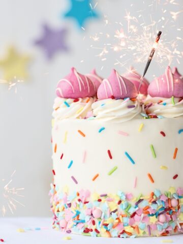 14 Birthday Foods From The 2000s That Always Appeared On The Party Table