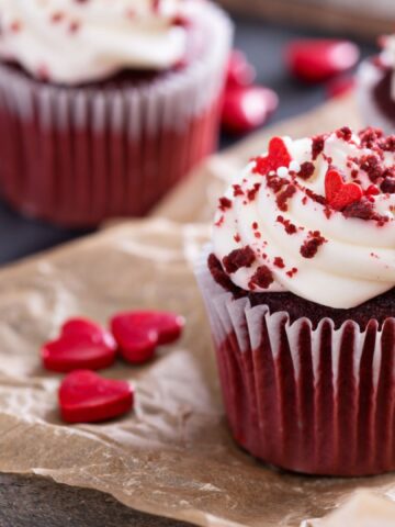 17 Romantic Desserts To Make Valentine’s Day Sweeter