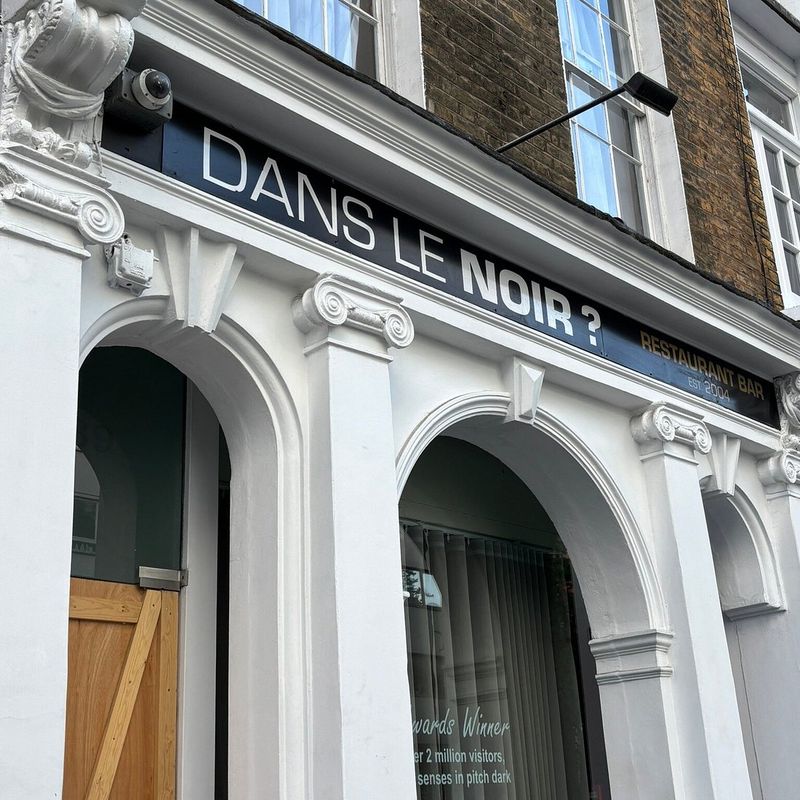 Dans Le Noir ? (Clerkenwell, London)