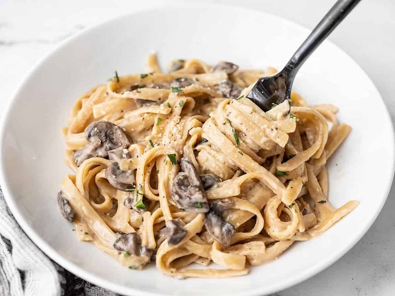 Creamy Mushroom And Garlic Pasta