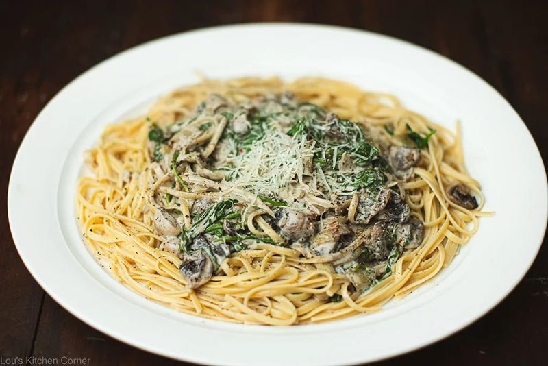 Creamy Mushroom And Spinach Pasta