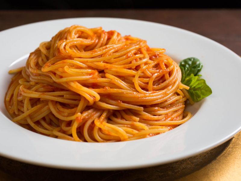 Fresh Pasta With Tomato And Basil Sauce