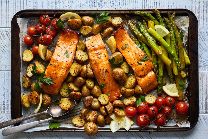 Baked Salmon Fillets With Lemon And New Potatoes