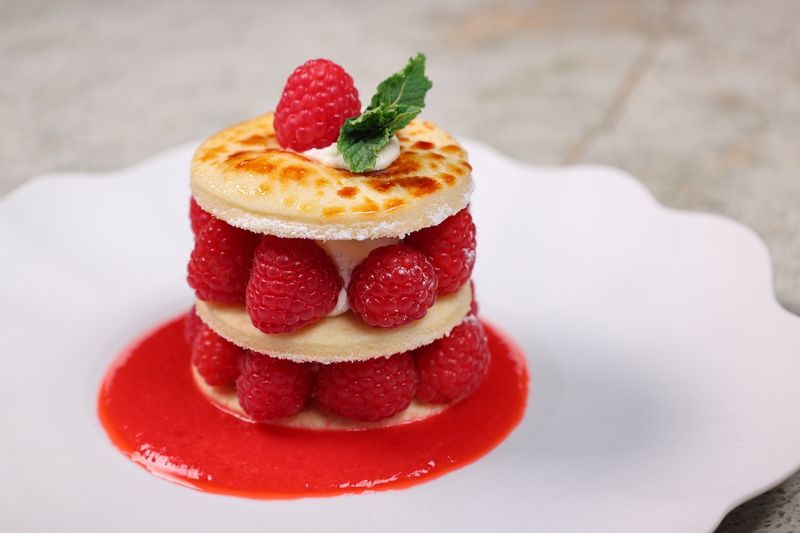 All Butter Shortbread With Fresh Berries And Cream