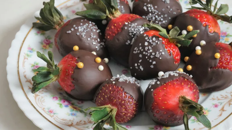 Chocolate-Dipped Strawberries