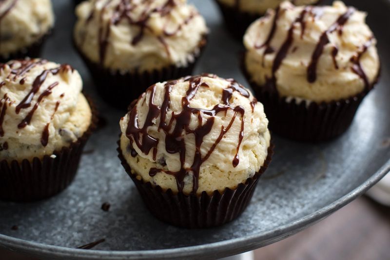 Chocolate Fudge Swirl Cupcakes