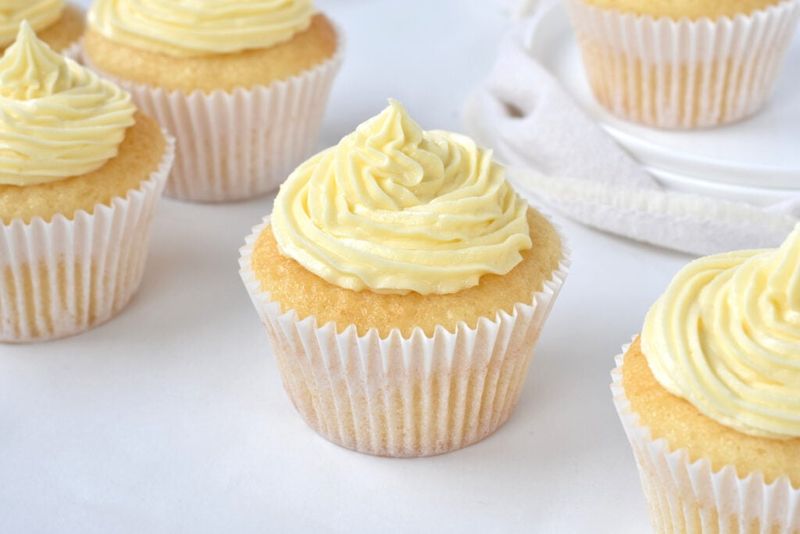 Plain Cupcakes With Basic Icing