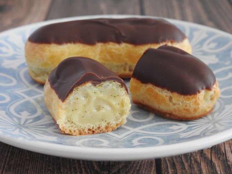 Vanilla Custard Éclair