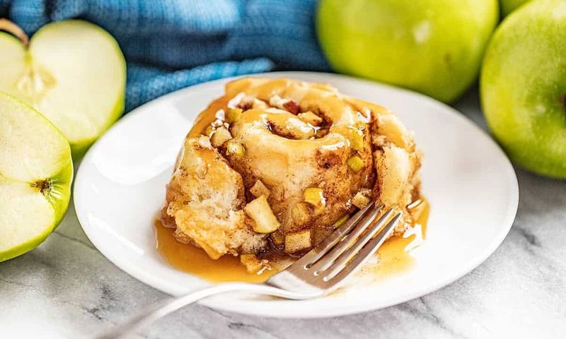 Apple Cinnamon Rolls