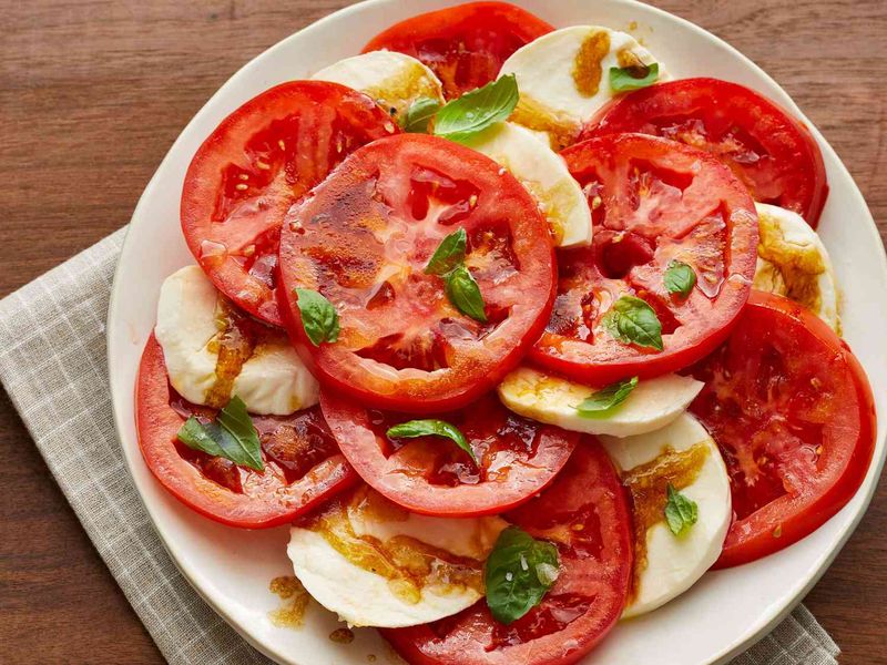 Tomato And Mozzarella Salad With Basil